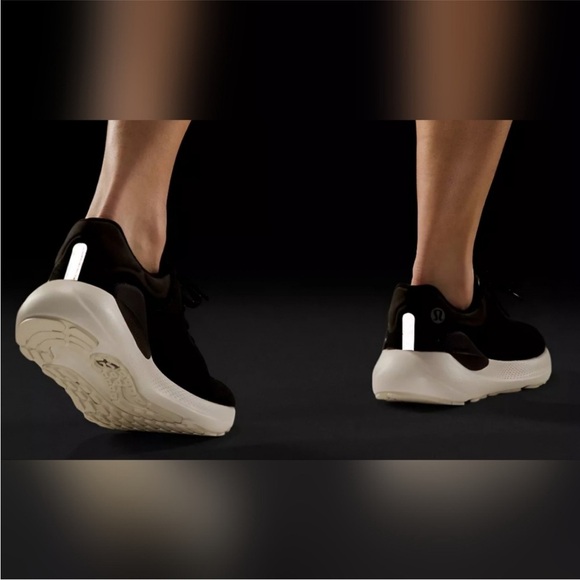 Lululemon Beyondfeel Running Shoes Size 10 - Picture 7 of 17